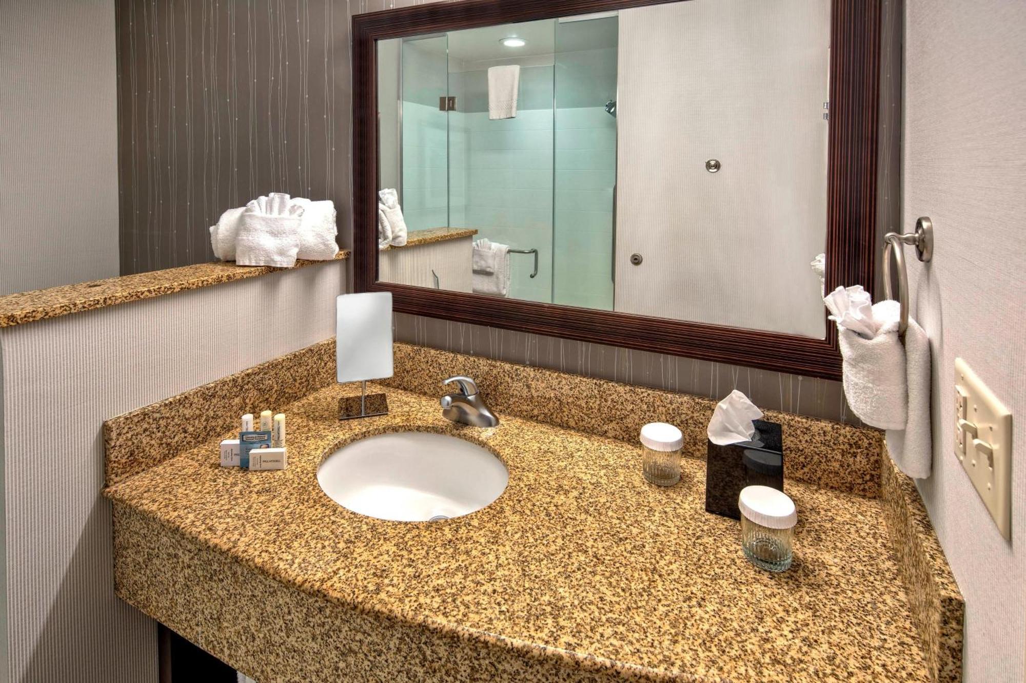 Courtyard By Marriott Alexandria Hotel Luaran gambar