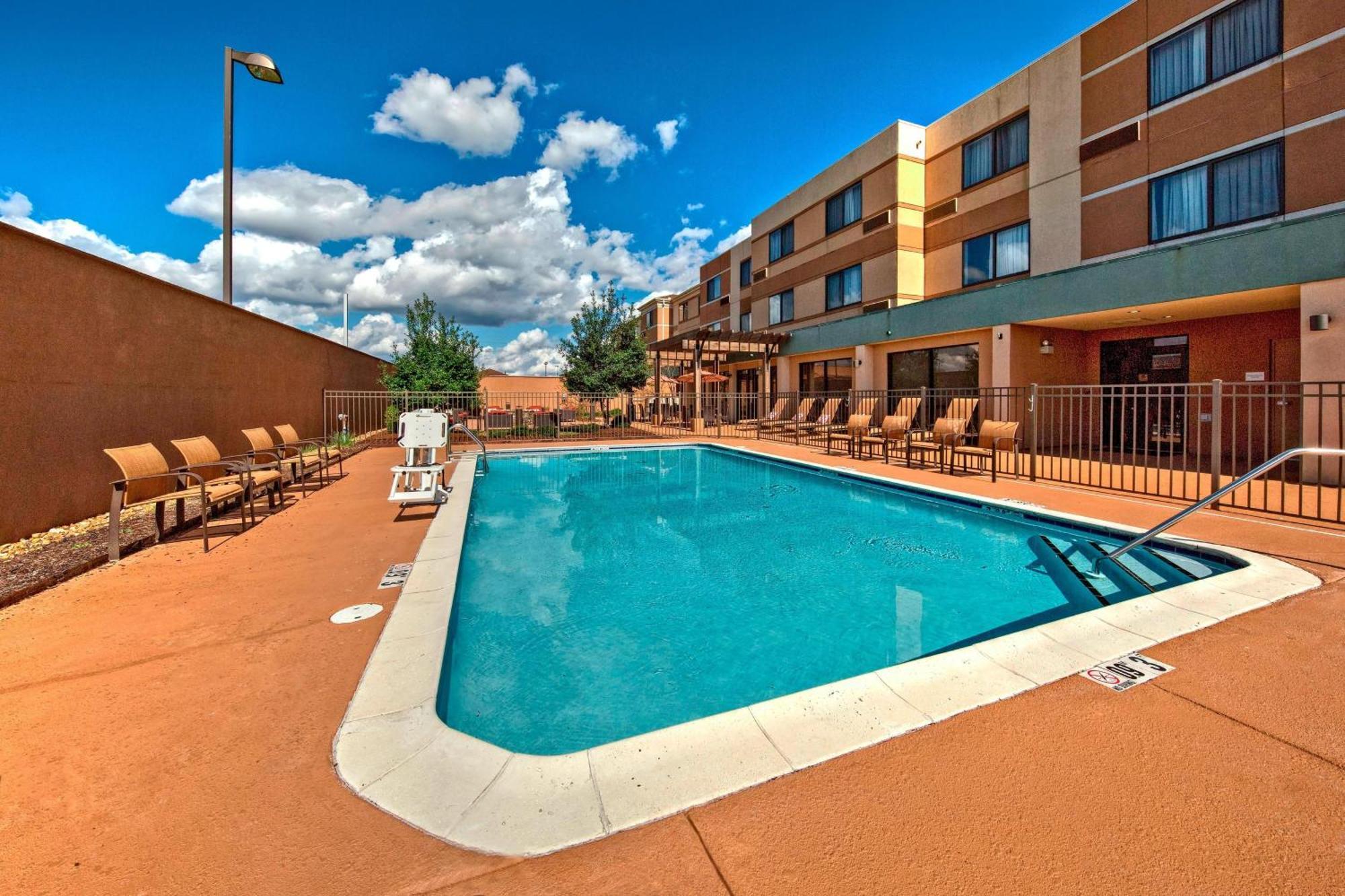 Courtyard By Marriott Alexandria Hotel Luaran gambar