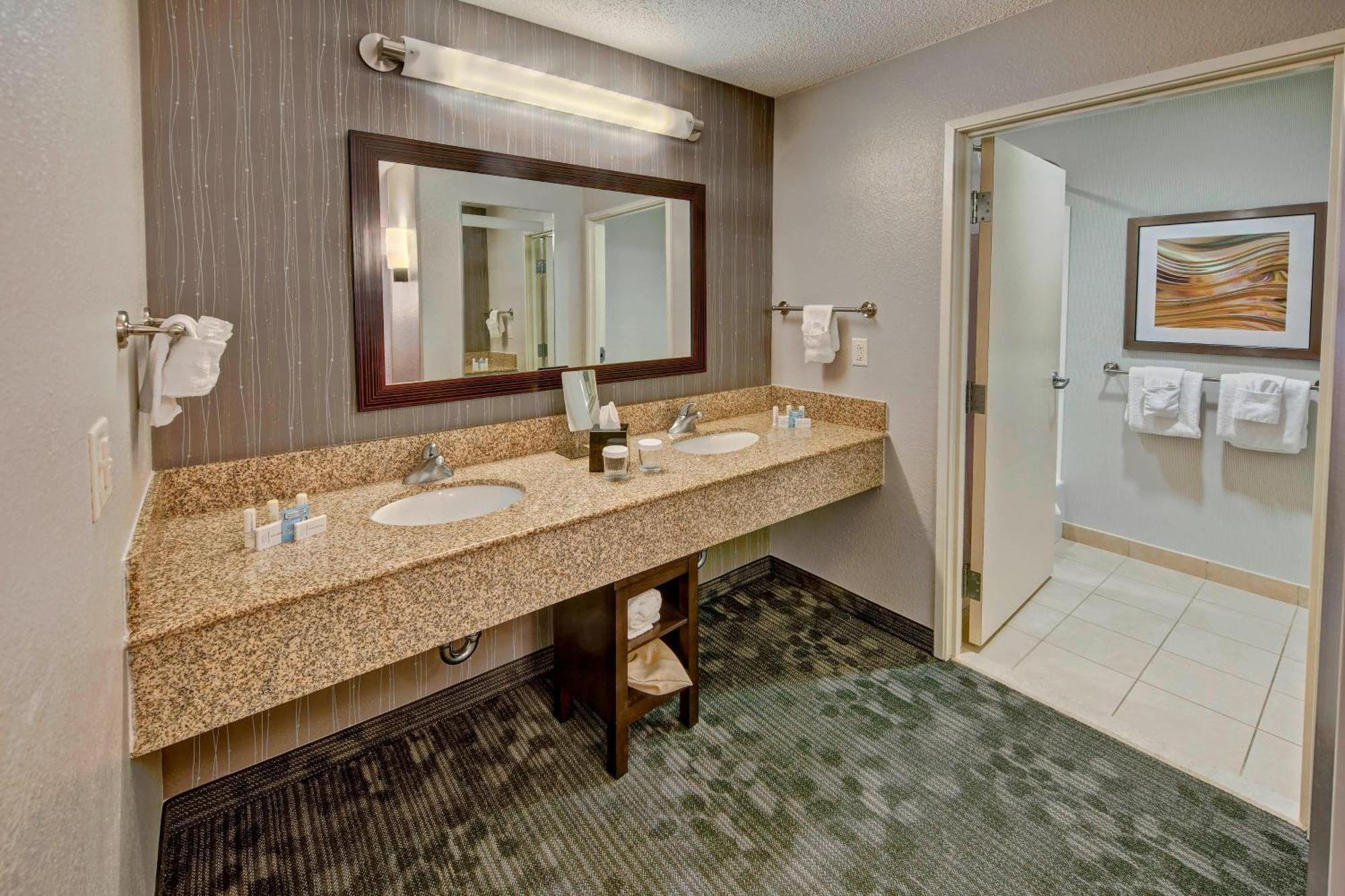 Courtyard By Marriott Alexandria Hotel Luaran gambar