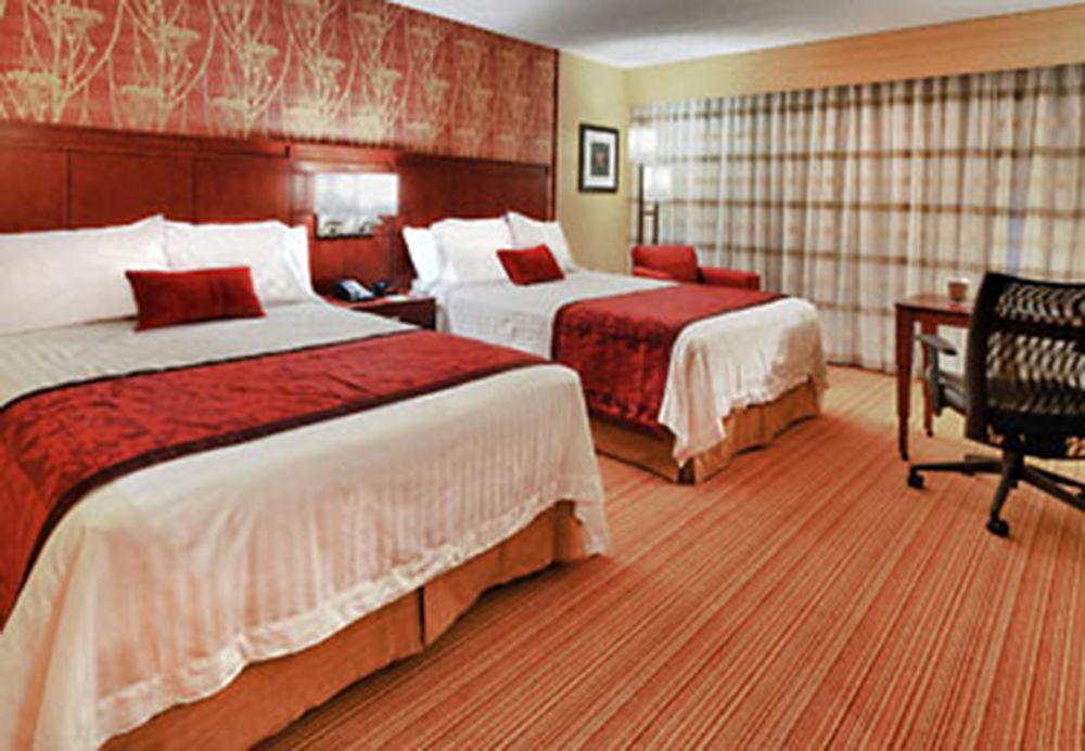 Courtyard By Marriott Alexandria Hotel Bilik gambar