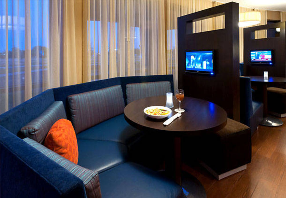 Courtyard By Marriott Alexandria Hotel Bilik gambar