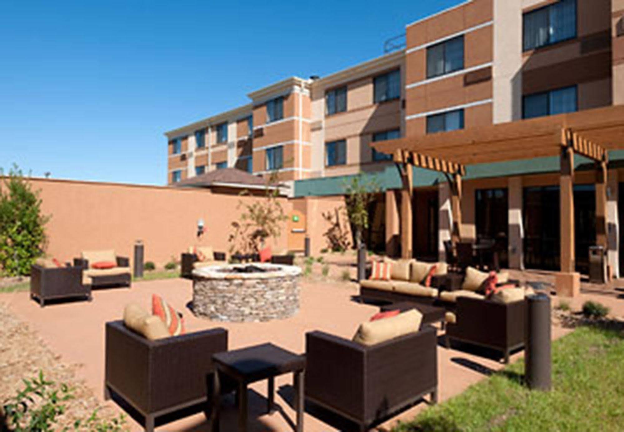 Courtyard By Marriott Alexandria Hotel Luaran gambar